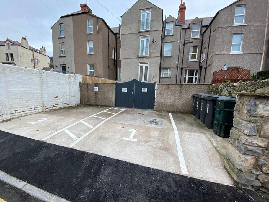 Central Llandudno, Private Parking Near To Beach, Pier & Shops 외부 사진