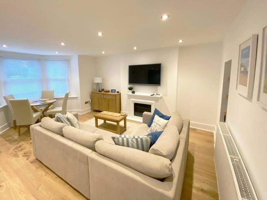 Central Llandudno, Private Parking Near To Beach, Pier & Shops 외부 사진