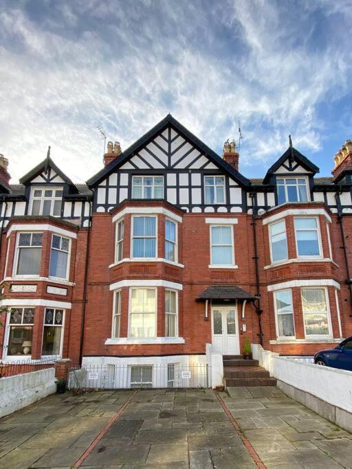Central Llandudno, Private Parking Near To Beach, Pier & Shops 외부 사진
